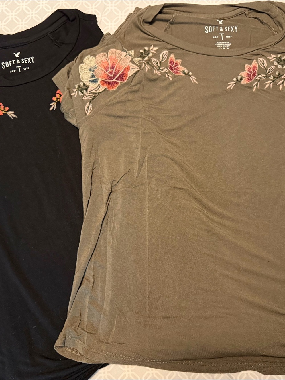 Women's American Eagle Floral Shoulder Tees